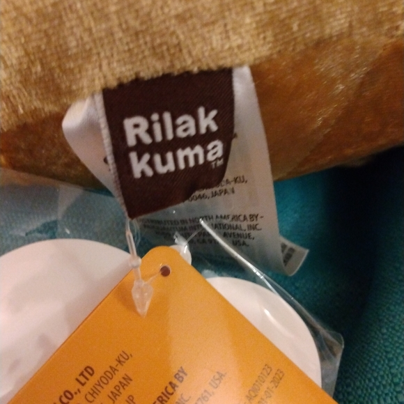 RILAKKUMA 20th Anniversary Gold Plush Bear - Picture 5 of 10